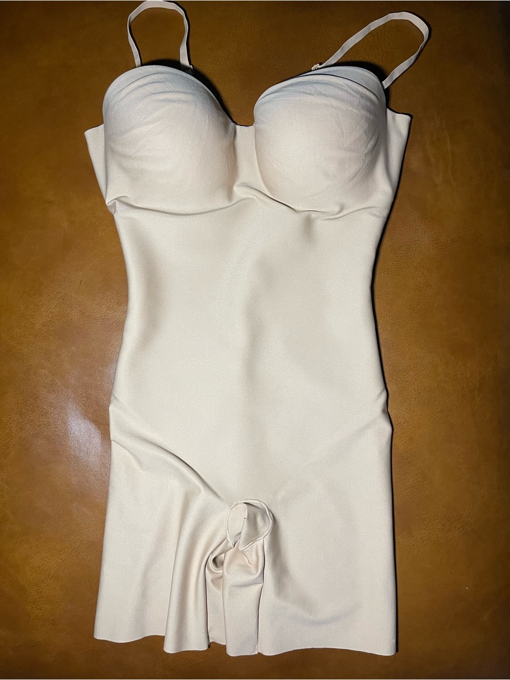SKIMS Body CS Underwire Mid Thigh | Clay | Size L | NWT